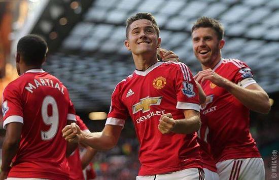 相比之下 相比之下